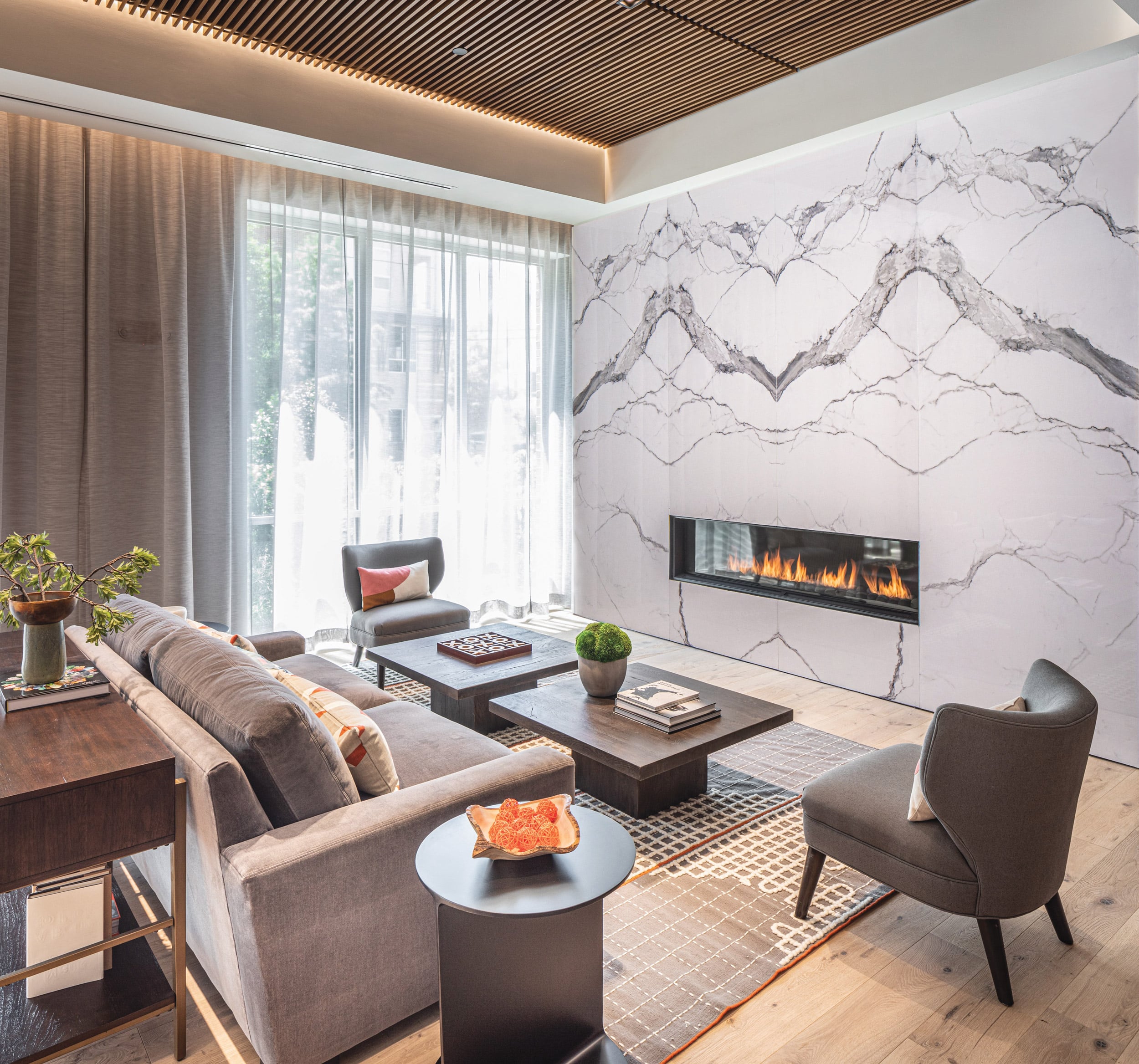 Fireplace Surround in White Classico