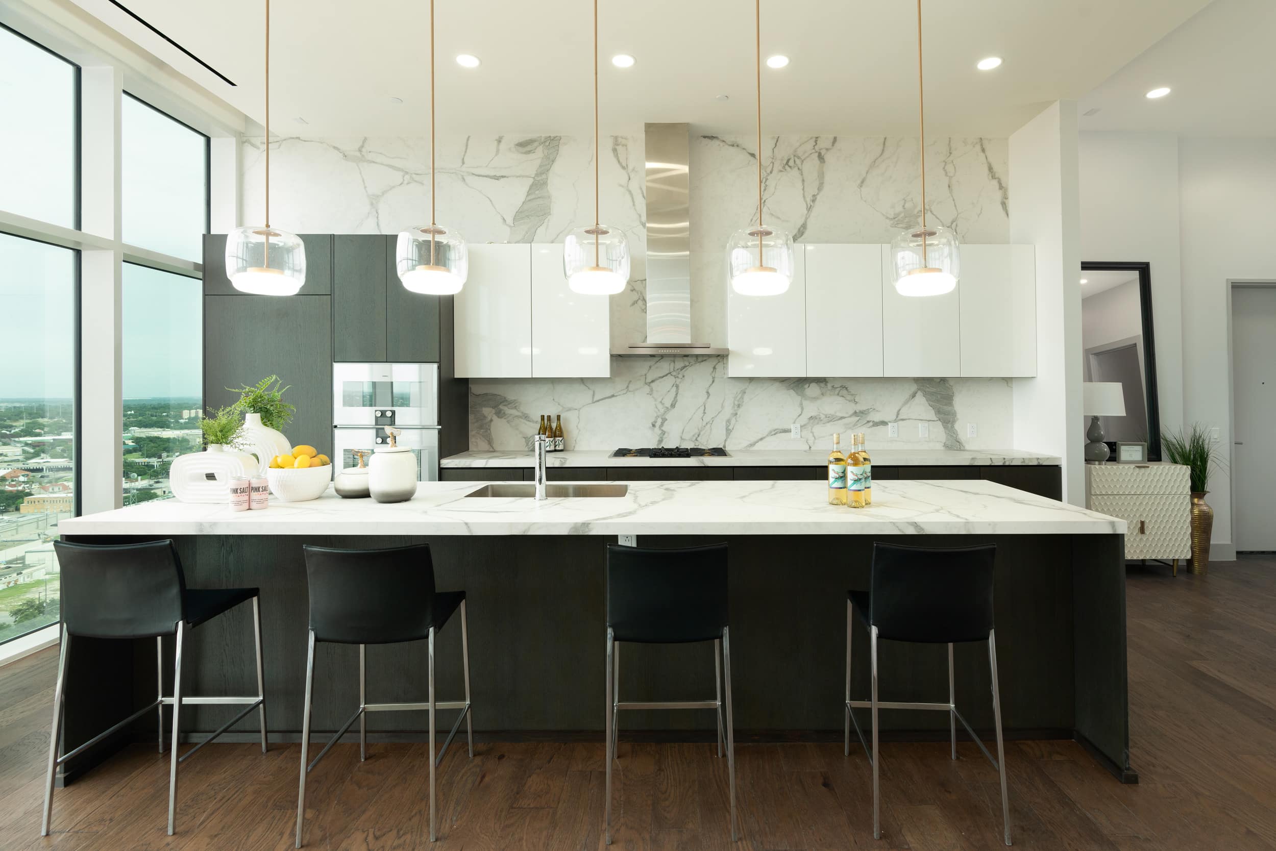 Porcelain Kitchen Countertops & Backsplash