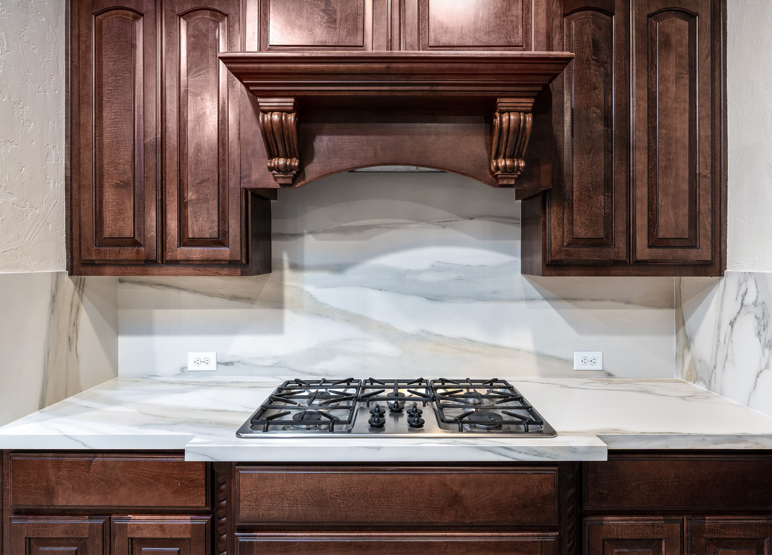 Kitchen Countertops & Backsplash
