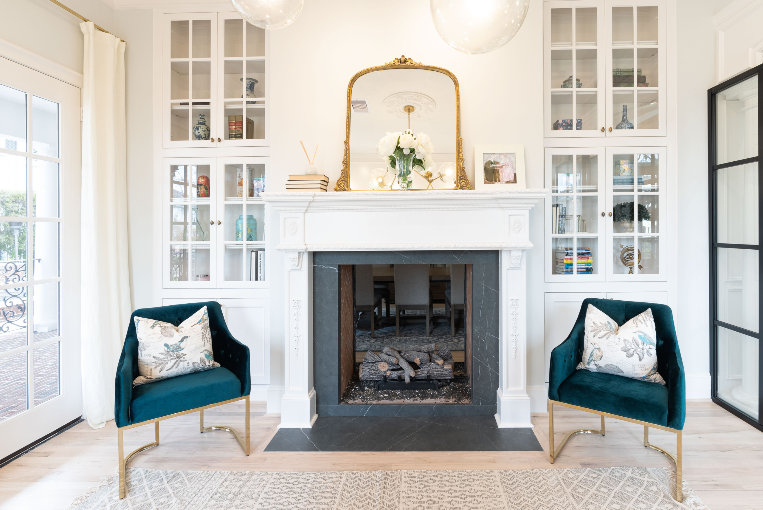 Fireplace Mantel in Black Marquina