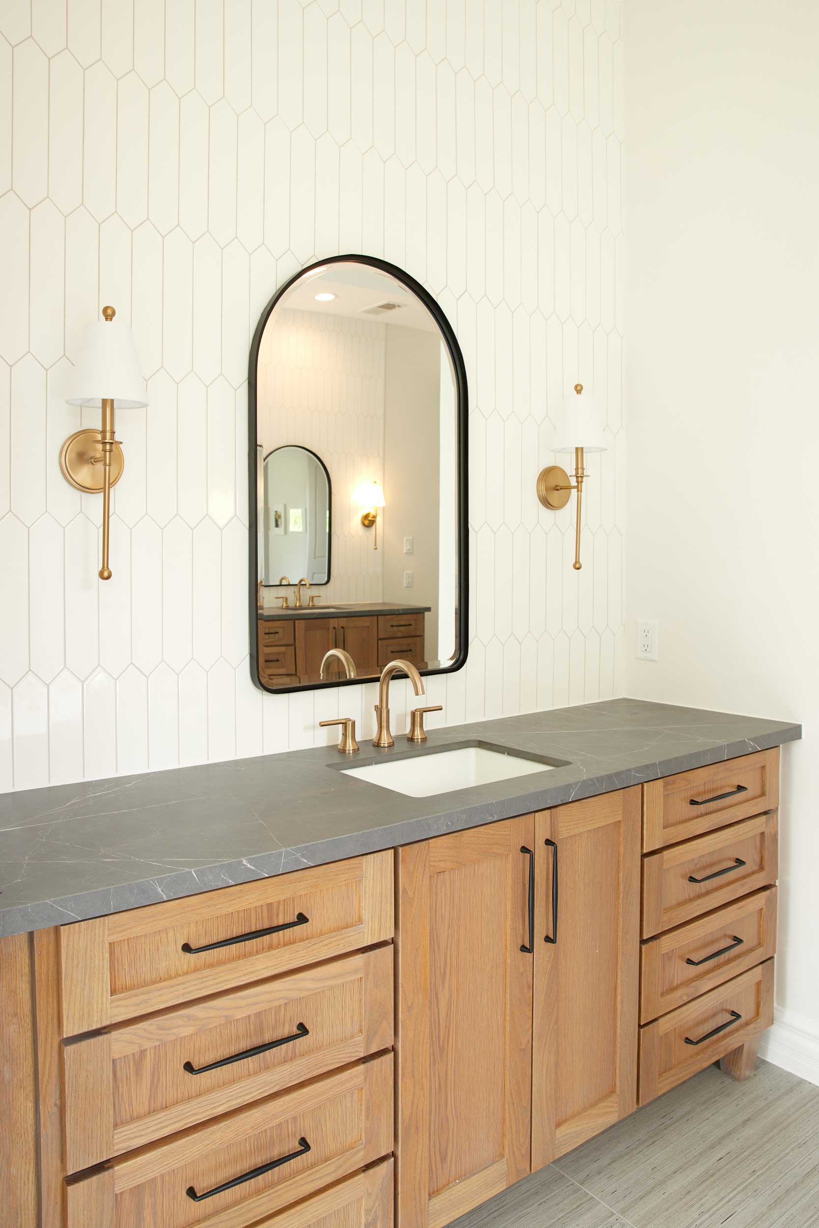 Large-format Porcelain Sintered Stone Bathroom Vanity in Pietra Grey